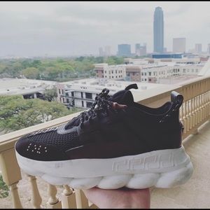 Versace 2 chains reaction